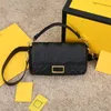 أعلى الفخامة من الجلد الأصلي أكياس الكتف أكياس الكتف Baguette Pochette Nylon حقائب اليد الكلاسيكية القابض Crossbody مصمم الأكياس الأزياء الأزياء حقائب المساء