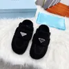 Designer Triângulo Invertido Mulheres Chinelos De Pele Mule Mulheres Preto Marrom Dedo Do Pé Redondo Quente Sandália Slides Feminino Flat Mules Sapatos Metade Chinelo Mulher De Lã Sapatos De Pelúcia