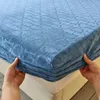 寝具セットBEDSPREAD 200 220クリスタルベルベットフィットフィットシートフランネル暖かいセットマットレスカバーアラルラウンドエラスティックベッドリネン231026