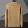 Maglioni da uomo Cardigan lavorato a maglia di alta qualità di lusso Primavera e autunno 2023 Cappotto casual con scialle maglione di design tascabile di moda