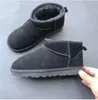 2024 Nuevas botas para niños Australia Botas de nieve Diseñador Zapatos para niños Invierno Clásico Ultra Mini Botton Bebés Niñas Tobillo Botines Kid Fur Suede503