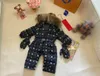 Ny gås ned bodysuit för barn Raccoon päls krage baby jumpsuits storlek 75-105 bekväm känsla crawling kostym 10 oktober