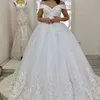 Nuevos vestidos de pelota de hombro con vestidos de novia de vestidos brillantes, vestidos de vestimenta de encaje lujoso, lentejuelas aplicadas de jardín de jardín de talla larga, túnica de tren de mariee 403