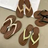 Pantofole Sandali con fondo piatto Scarpe da spiaggia minimaliste con punta a clip a spina di pesce alla moda e versatili
