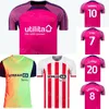 Équipe du club 2023-24 Maillot de football de Sunderland 20 Jack Clarke 17 Abdoullah Ba 24 Daniel Neil 7 Jobe Bellingham 1 Anthony Patterson Kits de maillots de football Vert Rose Rouge