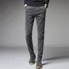 Jeans da uomo Autunno Ly Moda Uomo Grigio Verde Slim Fit Pantaloni di velluto a coste casual Stile coreano Elastico Smart Business Classico207m