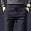 Erkek pantolon moda sonbahar kış erkekler kalın tasarım fırçalanmış kumaş iş iş ince fit siyah gri mavi pantolon erkek