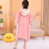 Towels Robes Cute Cartoon Star Child Kid Hooded Cloak Baby Bath Towel Infant Bathrob Robe Boy Girl Beach Robe Cape born Wrap Blanket 231024