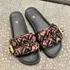 أزياء Fashion Fashion Sandal Mule Slide Men Womens Nasual Shoe Pool Fabric 2024 New Outdoor Travel Flat Flat Sumper Slipper Summer Beach Sliders بالجملة