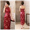 Etniska kläder satin kinesiska kvinnor cheongsam klänning backless blommor sexig qipao hög delad ärmlös vestido vintage knapp scen show