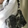 Abendtaschen Original Chain Downy Damentasche im Herbst Winter Pelztasche Mode Tie Dye Farbe Bolso Mujer Niedliche Tragetaschen Chic Handtasche 231026