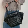 Umhängetaschen Handtaschen Maßgeschneiderte aufblasbare Handtasche geeignet Frauen und Taschen gefüllt Wolke aufblasbare Seele Tasche Kapazität Herbst und Winter Soper bagqwertyui45