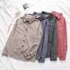 Kvinnors blusar skjorta 2023 Plaid kvinnor Cotton Coman Casual Long Sleeve Tops Office Damer Kontrollerade kläder Khaki Red Black