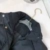赤ちゃんのサイズのためのベルトノースベベルのジャケット付きブランドキッズコットンベスト