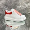 2023 New Top Trainer Sneakers الكلاسيكية القماش الدنيم غير الرسمي أحذية أبيض للنساء منصة أزياء أزياء منخفضة قمم المطاط في الهواء الطلق XSD221133