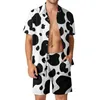 Survêtements pour hommes Noir Blanc Vache Imprimer Hommes Ensembles Spots Motif Chemise Casual Ensemble Hawaiian Fitness Short En Plein Air Costume D'été 2 311f