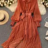 Printemps et été français Vintage Robe Maxi Robe d'été dames à manches longues Orange à pois en mousseline de soie robes plissées Femme Robe 220419235E