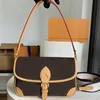 2023 Designer Women Handbag The New Fresh Style Handbag Features Ivory White Color Scheme Paired With Bright Contrasting Stars