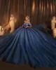 Светло-голубое блестящее бальное платье больших размеров Платья Quinceanera с V-образным вырезом Sweet 16 с открытыми плечами и блестками Торжественное представление Вечеринка по случаю дня рождения Вечерние платья знаменитостей
