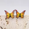 Boucles d'oreilles pendantes en cuir papillon, impression colorée et clous d'oreilles en bois, ensemble de bijoux pour femmes