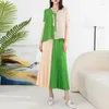 Kvinnors tvåbitar byxor Miyake Pleated Suit Women 2023 Summer Contrast Color Loose Top Elastic midjetryck Bred benuppsättningar