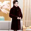 Pele feminina inverno haining vison casaco de meia-idade e idosos moda velo temperamento longo mãe completa quente woman5xl