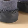 Primeiros caminhantes bebê meias sapatos infantil cor correspondência bonito crianças meninos boneca macia sola criança piso sneaker criança meninas 231026