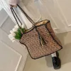 Borse a tracolla Donna Low Out Soulder 2023 Summer Turf Woven Top Borsa da spiaggia e borsa da ragazzastylishhandbagstore