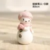 Decorazioni da giardino Fujian Costumi natalizi all'ingrosso Decorazione per interni Modello in resina Figurine di pupazzo di neve in miniatura