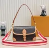 2023 Designer Women Handbag The New Fresh Style Handbag Features Ivory White Color Scheme Paired With Bright Contrasting Stars