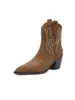 Bottes Bottes courtes à la mode pour enfants printemps et automne bottes simples talons épais pointus talons hauts bottes de cowboy occidentales brodées 231026