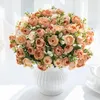 Fleurs décoratives 15 têtes de rose en soie, petit bourgeon de thé pour mariage, fête en plein air, arrangement floral pour la maison, décoration de Noël artificielle