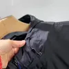 Trench Coats Masculino com Capuz Jaqueta de Trabalho Funcional com Duas Cores Verde e Preto. Um design três em um para tren de rua ao ar livre