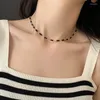 Hänge halsband vintage svart pärlhalsband för kvinnor minimalistisk kristallkontrast färger guldfärg metall chokers modesmycken