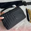 キルティングレザーショルダーバッグのハイデザイナー品質カレッジ女性クロスボディチェーンハンドバッグクラシックファッションフラップバッグハードウェアクラッチフルパッケージ