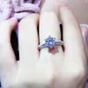 Ring aus 100 % 925er Sterlingsilber, 1,5 Karat runder CZ-Diamant, Verlobungsschmuck für Frauen, Hochzeitsgeschenk225S