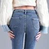 Jeans Femme Femmes thermique jean hiver neige chaud peluche taille moyenne Stretch jean dame maigre épaissir Denim pantalon polaire maman bleu fourrure pantalon 231025