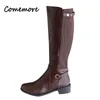 Stivali Comemore Fibbia da donna Long Knight Female Combat Boot Teli bassi tacchi a basso contenuto di donne in pelle zip in pelle High 231025