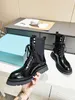 Designer Boots de luxe Men Men de chaussures pour femmes plate-forme mince confort en relief en cuir breveté Mules Copper Triple 1020