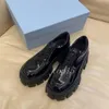 2024 Designer sapatos mocassins monolith mulheres monolith triângulo logotipo preto sapatos de couro aumentar plataforma tênis cloudbust clássico patente matte mocassins treinadores