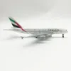 Modèle d'avion échelle 1/350 longueur 20 cm Emirates A380 métal moulé sous pression avion modèle d'avion jouets cadeau pour garçons enfants enfant Collection 231025