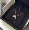 2023 Luxuriöse hochwertige Charm-Anhänger-Halskette mit grauer Farbe und funkelndem Diamanten in 18 Karat Roségold plattiert, mit Stempelbox PS4760A