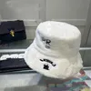 Designer kapelusz szeroko rozbity czapka solidny litera ciepła kapelusz moda