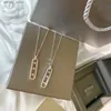 Pendanthalsband Luxury Pendant Halsband S925 Sterling Silver Square Hollow Movable Three Zircon Charm Short Chain Choker for Women Party Gift Q231026