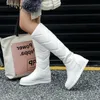 Buty zimowe ciepłe pluszowe kolano wysokie buty wygodne płaskie pięta śnieg na platformie Kobieta długie buty czarne różowe białe 231025