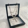 Collana con ciondolo croce di diamanti di lusso leggero e alla moda Collana di perle stile ISN per gioielli da donna Y2K