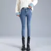 Jeans Femme Femmes thermique jean hiver neige chaud peluche taille moyenne Stretch jean dame maigre épaissir Denim pantalon polaire maman bleu fourrure pantalon 231025