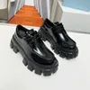 Toppdesigner skor män kvinnor mjuk kohud plattform sneakers loafers gummi svart glänsande läder chunky rund huvud monolit sneaker tjock botten sko med ruta 35-46