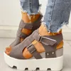 Sandaler Kvinnor Summer Wedges Heel Black White Casual Designer Shoes Footwear Buckle Strap Open Toe Platform Sandel