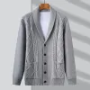 High-end gepersonaliseerde jacquard gebreid vest heren 2023 herfst en winter nieuwe Koreaanse casual trui mode sjaalkraag